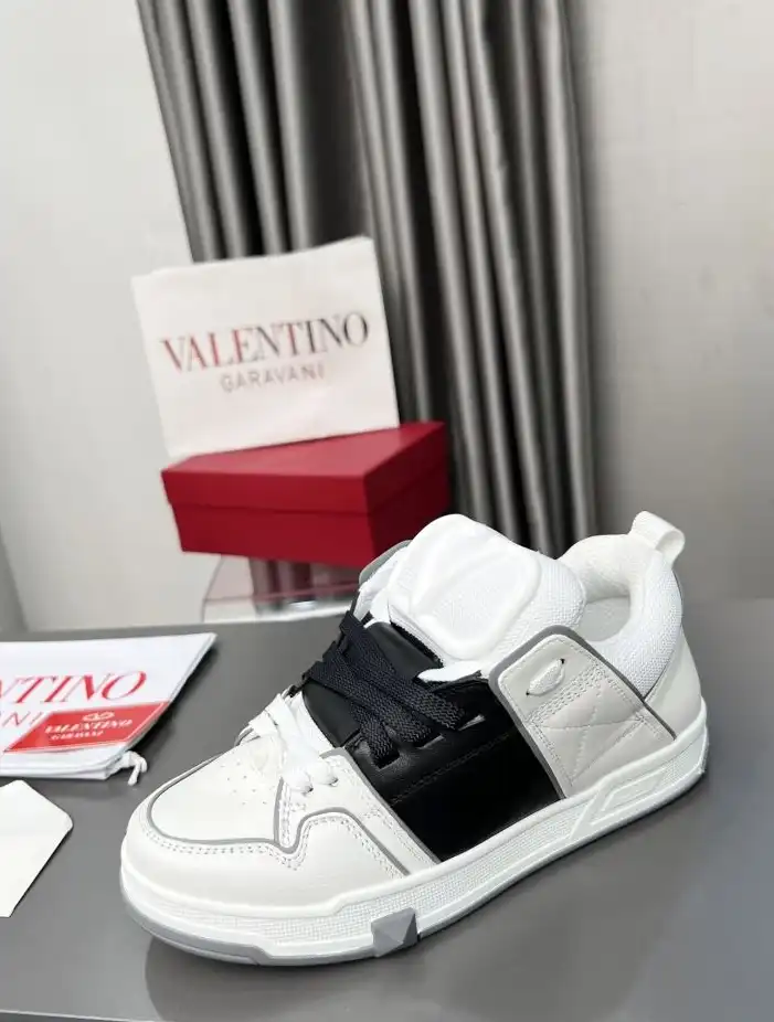 hype Valentino Sneakers