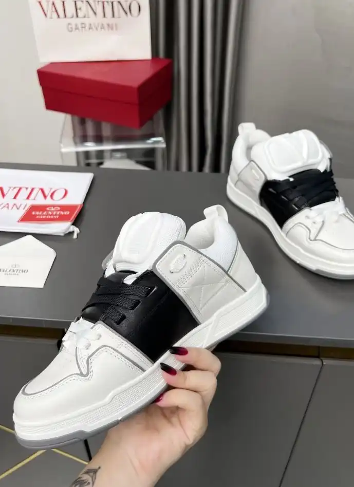 hype Valentino Sneakers