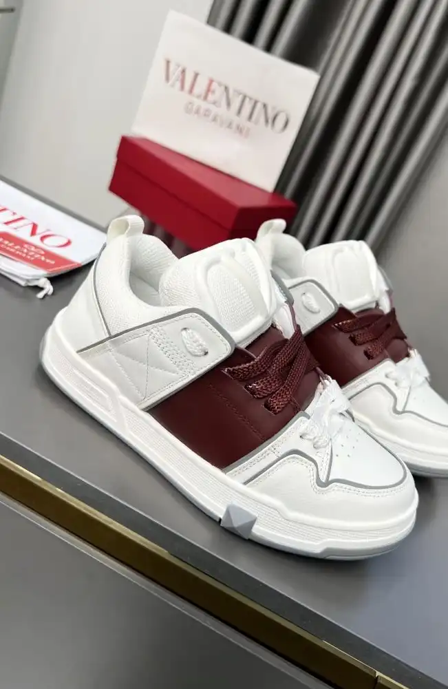 hype Valentino Sneakers