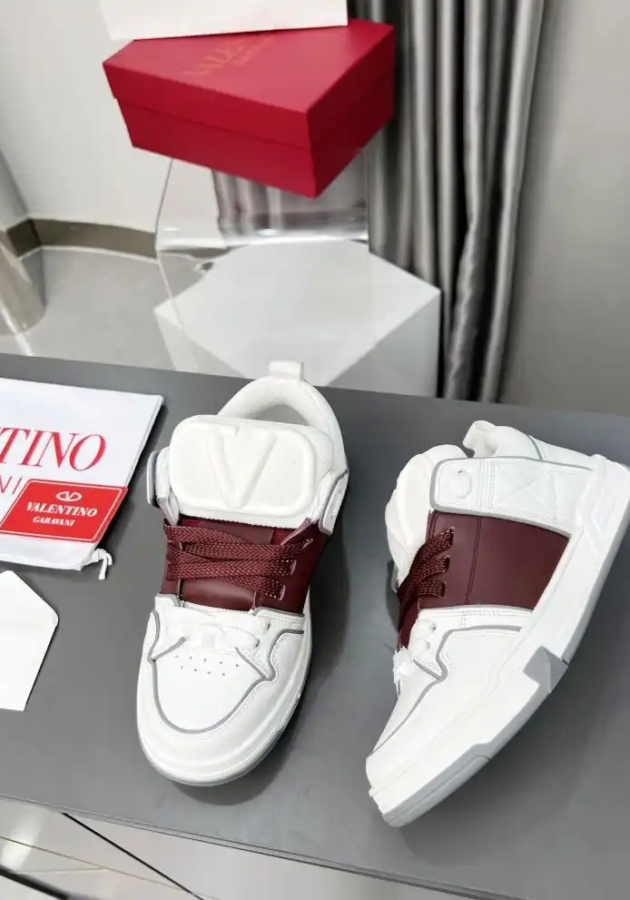 hype Valentino Sneakers