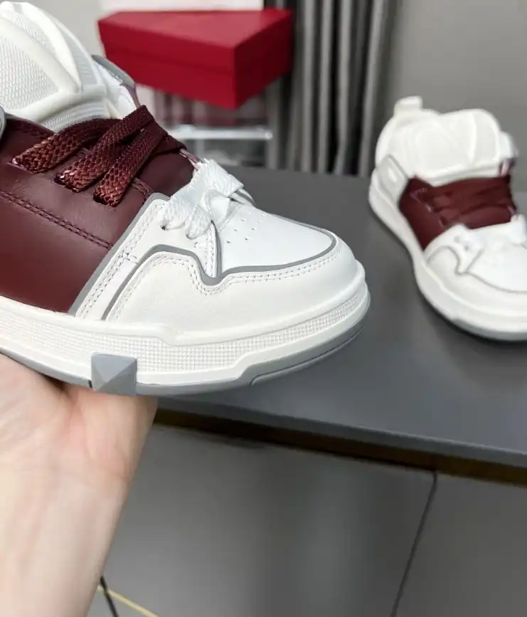 hype Valentino Sneakers