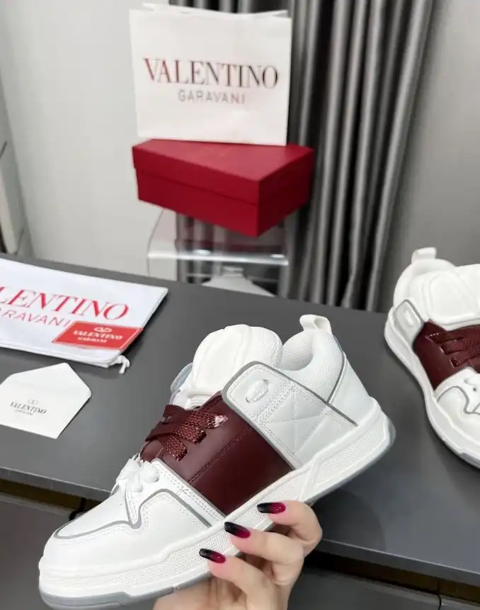 hype Valentino Sneakers