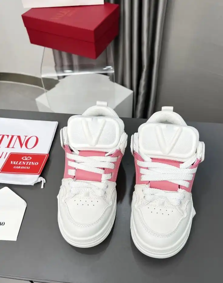 hype Valentino Sneakers