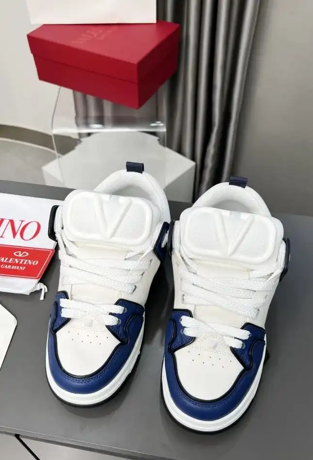 hype Valentino Sneakers