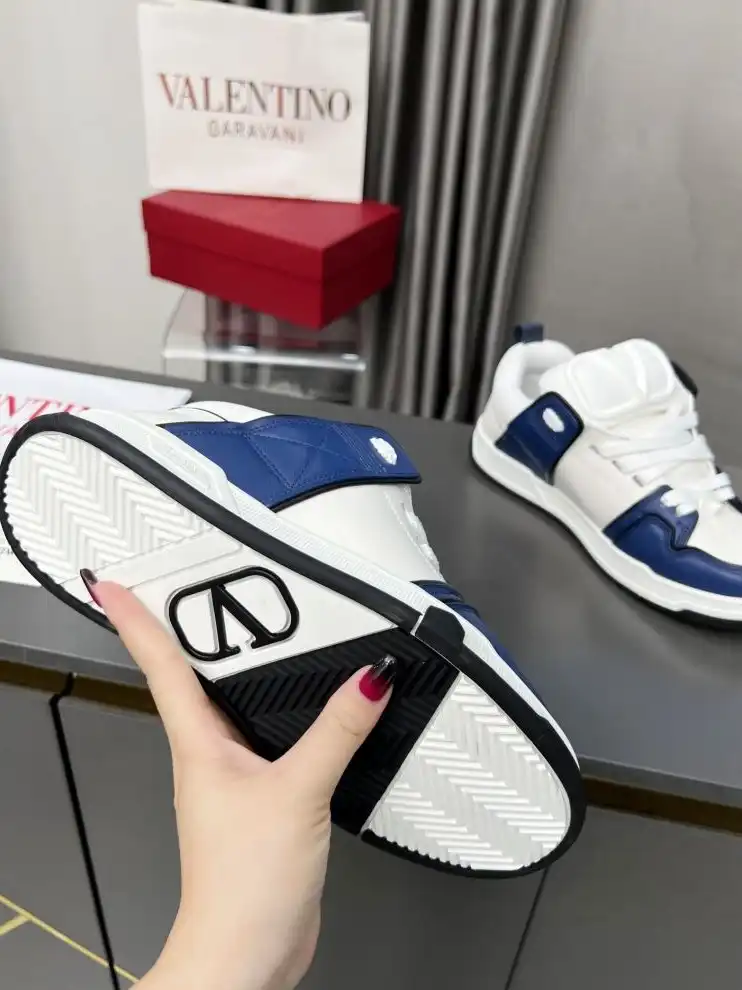 hype Valentino Sneakers