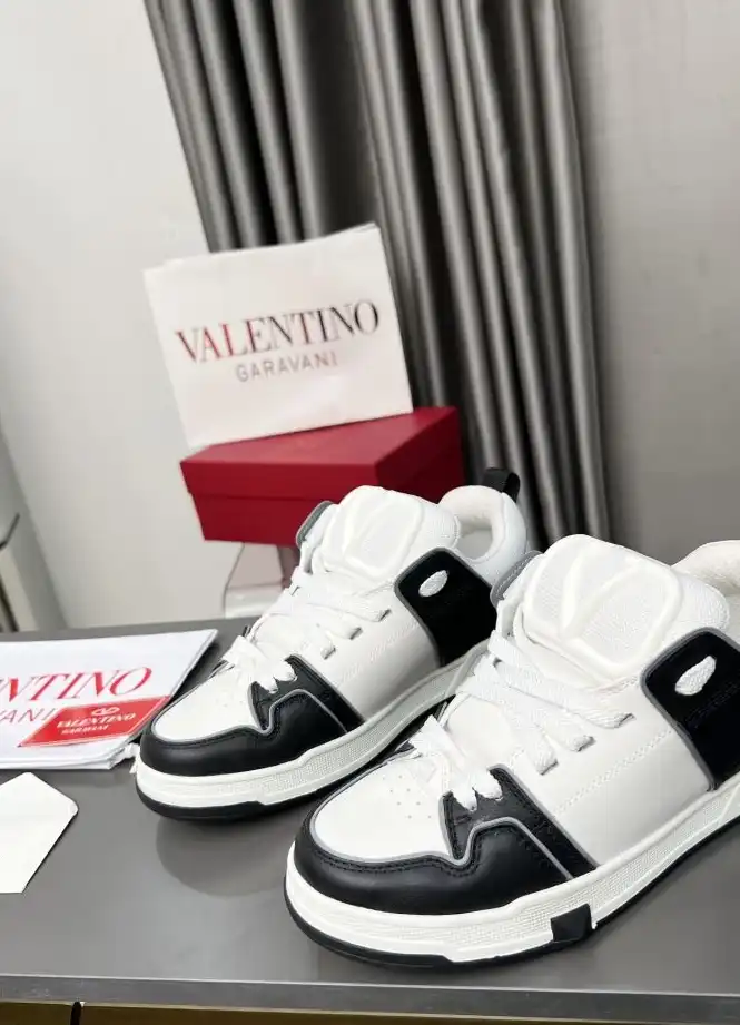 hype Valentino Sneakers