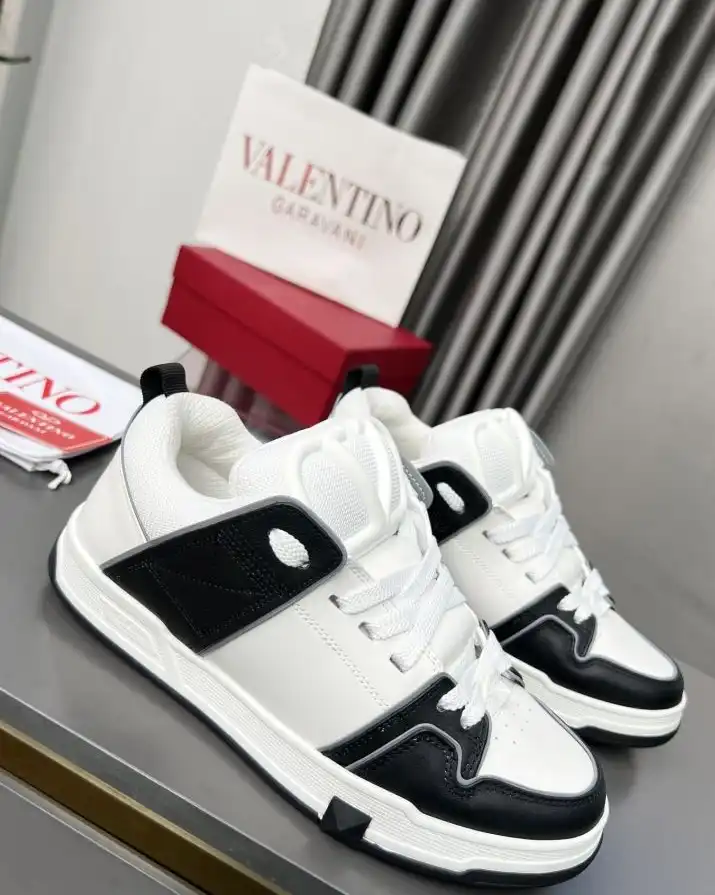 hype Valentino Sneakers