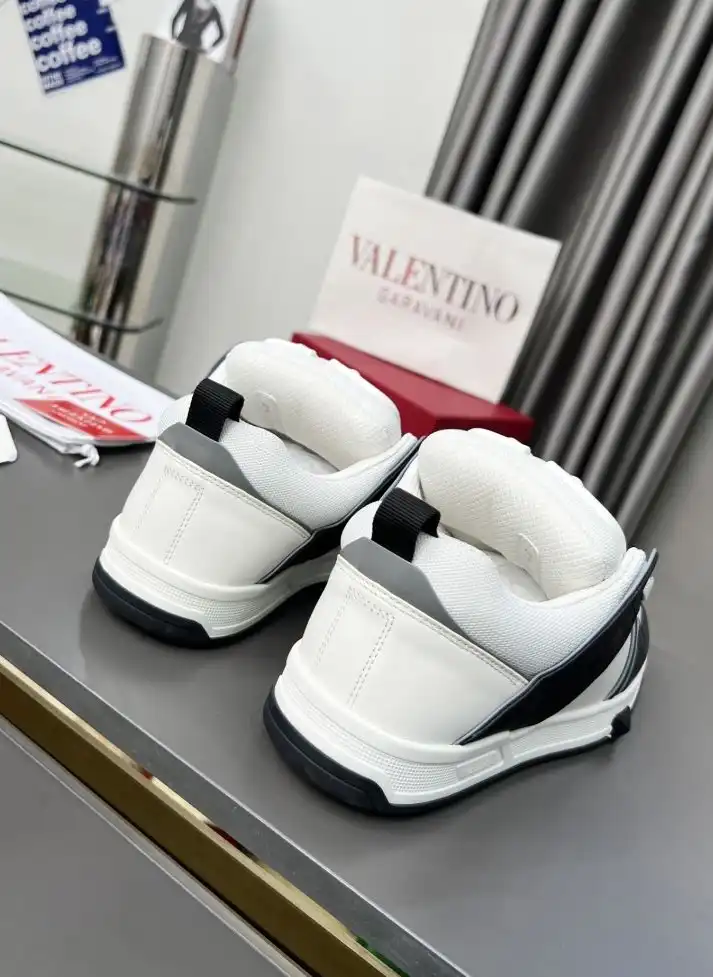 hype Valentino Sneakers