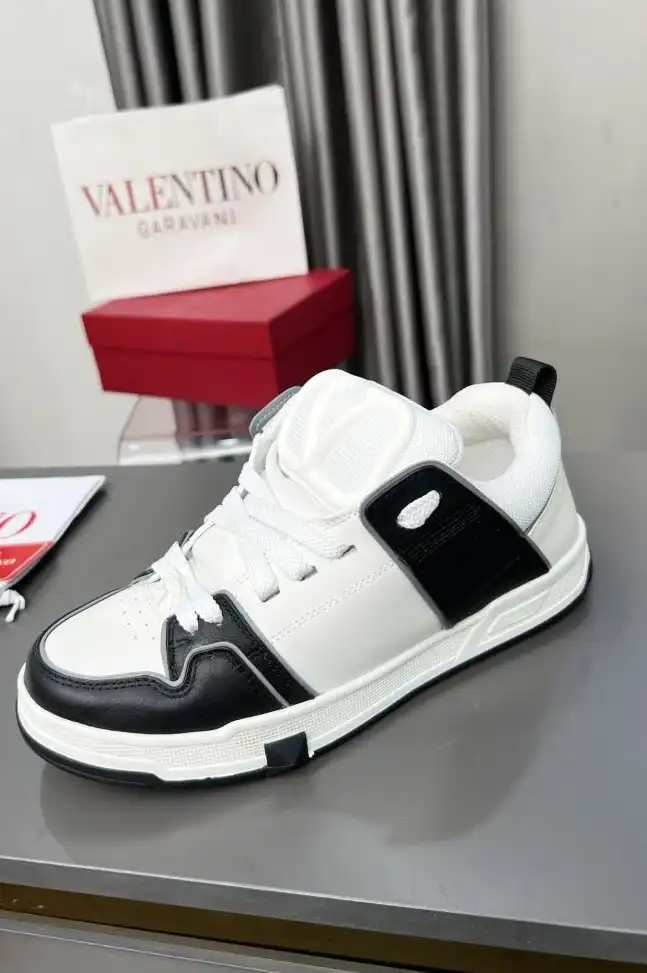 hype Valentino Sneakers