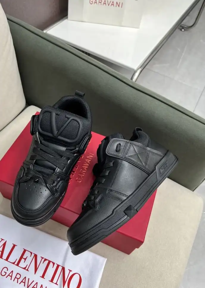 hype Valentino Sneakers