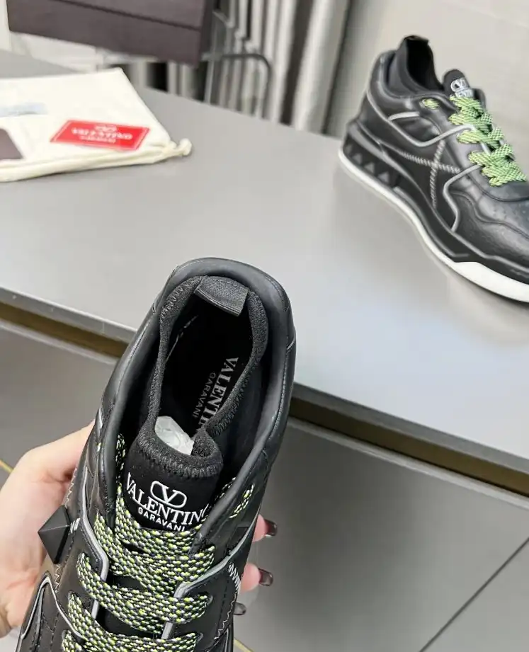 hype Valentino Sneakers