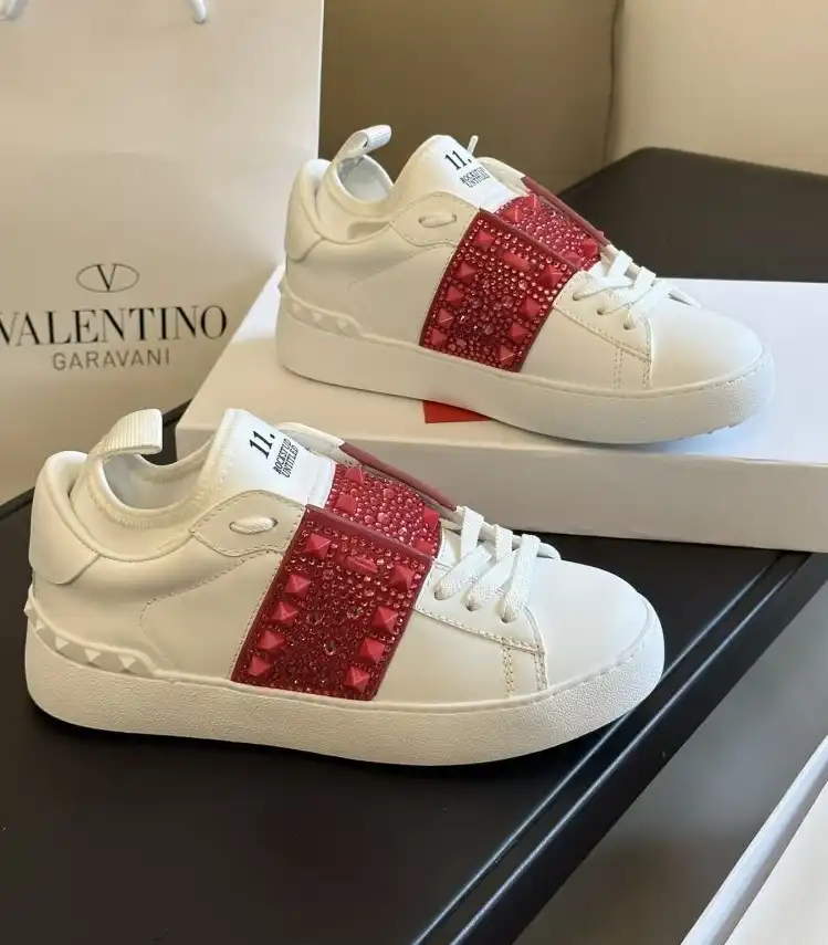 hype Louis Vuitton Sneakers