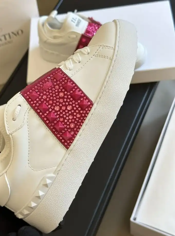 hype Louis Vuitton Sneakers