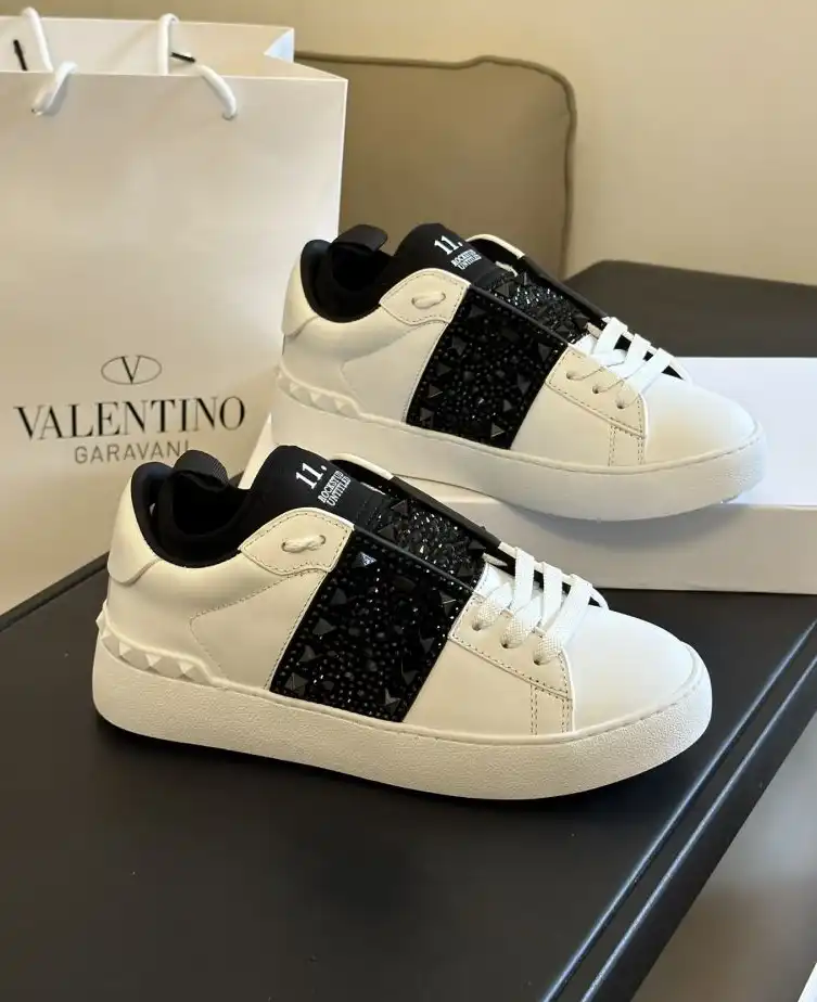 hype Louis Vuitton Sneakers