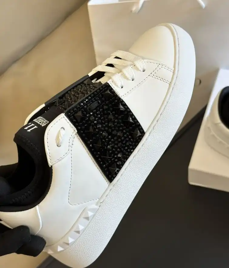 hype Louis Vuitton Sneakers