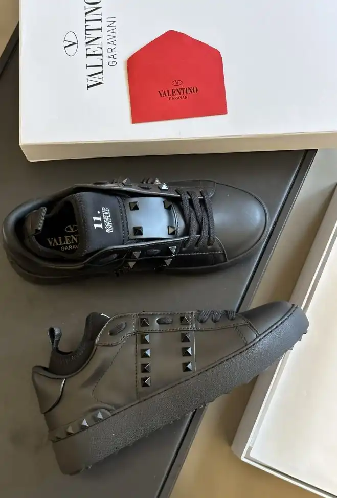 hype Louis Vuitton Sneakers