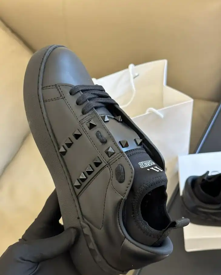 hype Louis Vuitton Sneakers