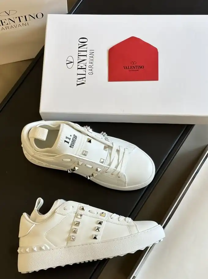 hype Louis Vuitton Sneakers