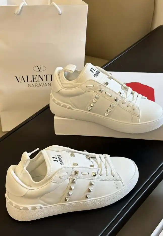 hype Louis Vuitton Sneakers