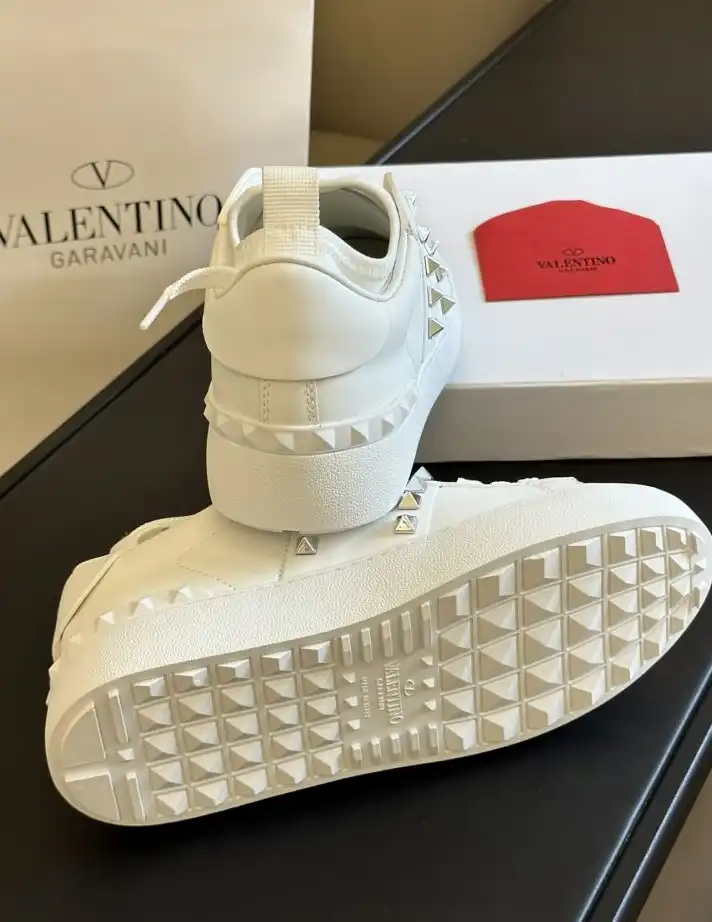 hype Louis Vuitton Sneakers