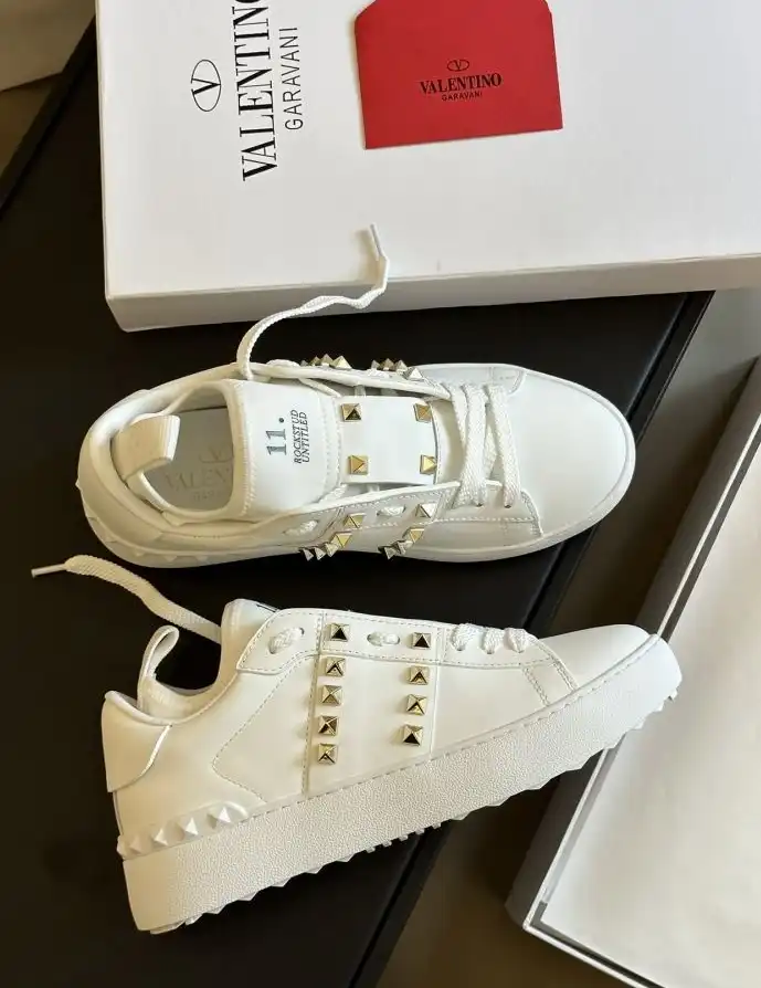 hype Louis Vuitton Sneakers