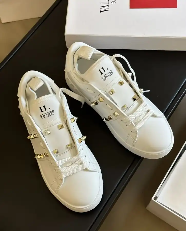 hype Louis Vuitton Sneakers