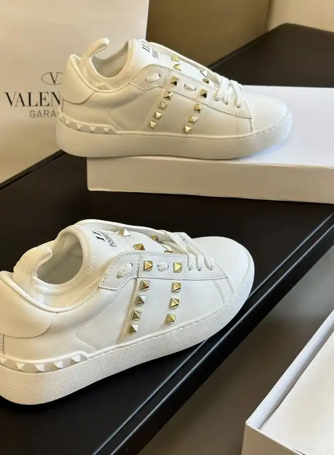 hype Louis Vuitton Sneakers