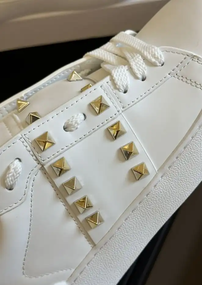 hype Louis Vuitton Sneakers