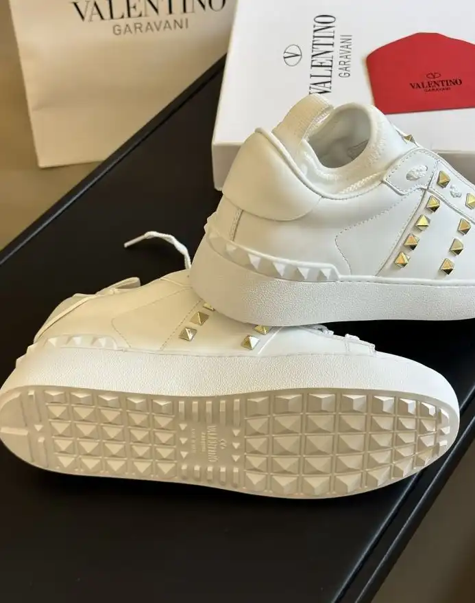 hype Louis Vuitton Sneakers