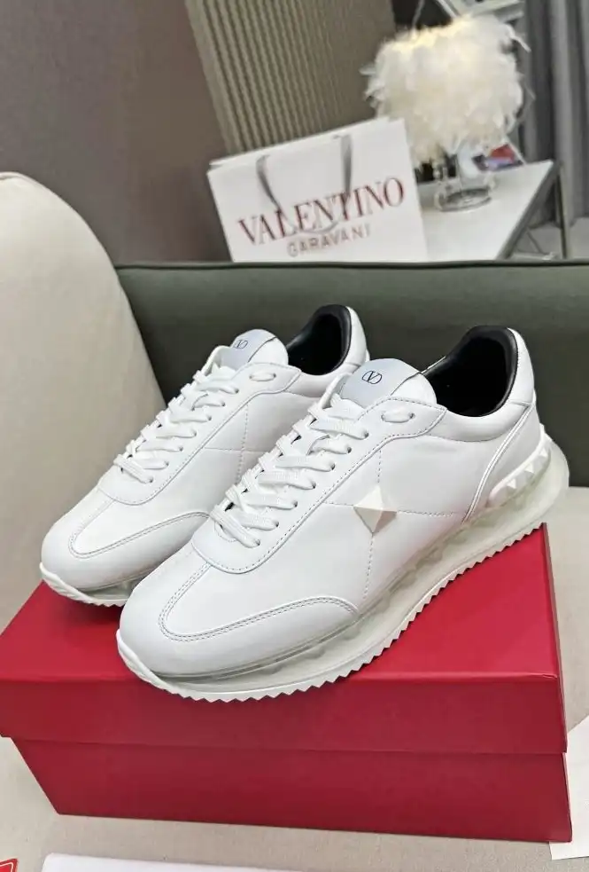 hype Valentino Sneakers