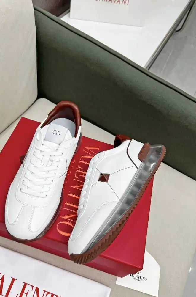 hype Valentino Sneakers