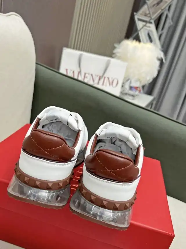 hype Valentino Sneakers