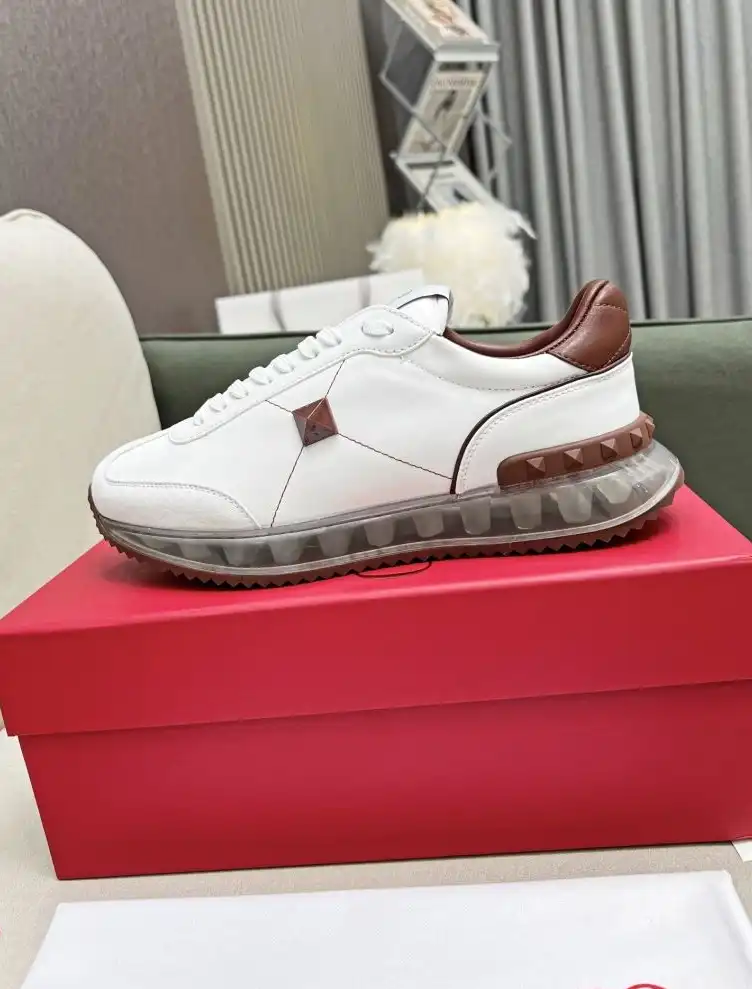 hype Valentino Sneakers