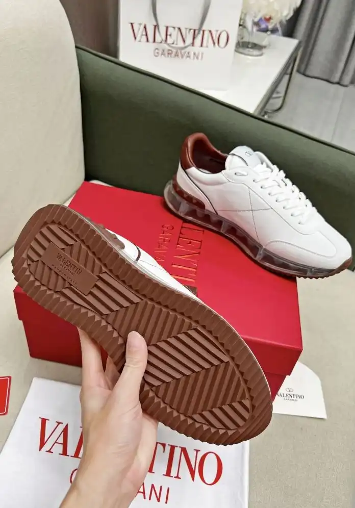 hype Valentino Sneakers