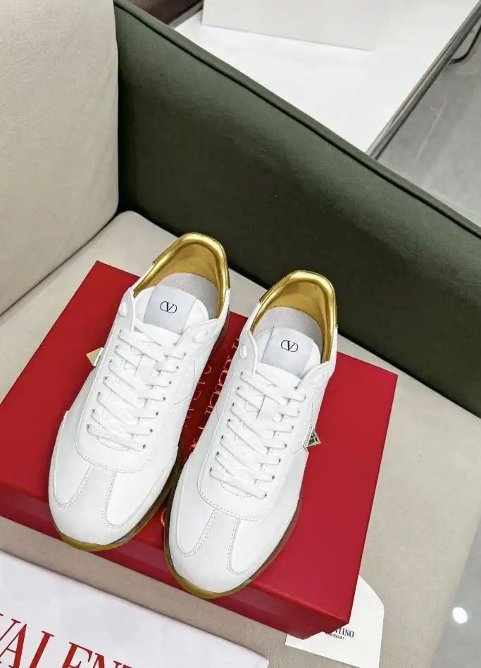 hype Valentino Sneakers