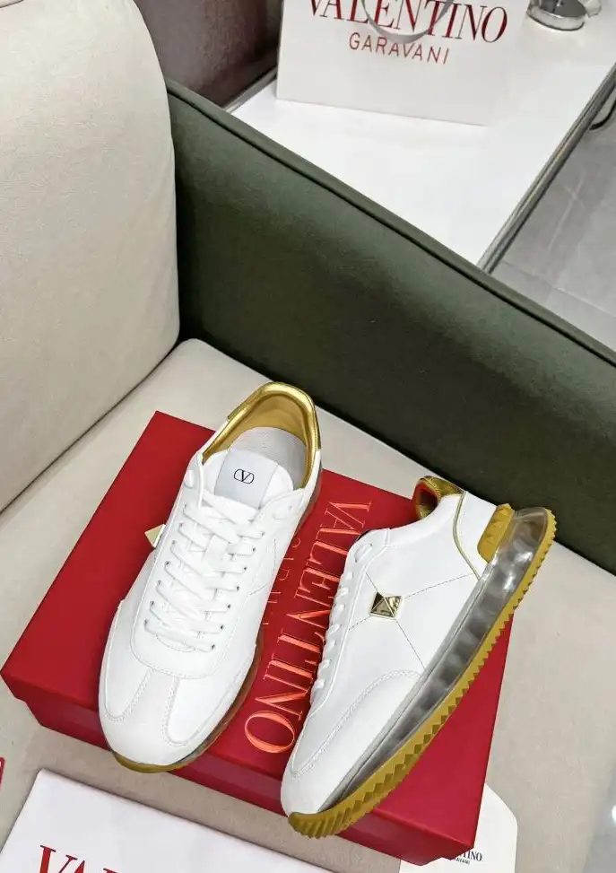 hype Valentino Sneakers