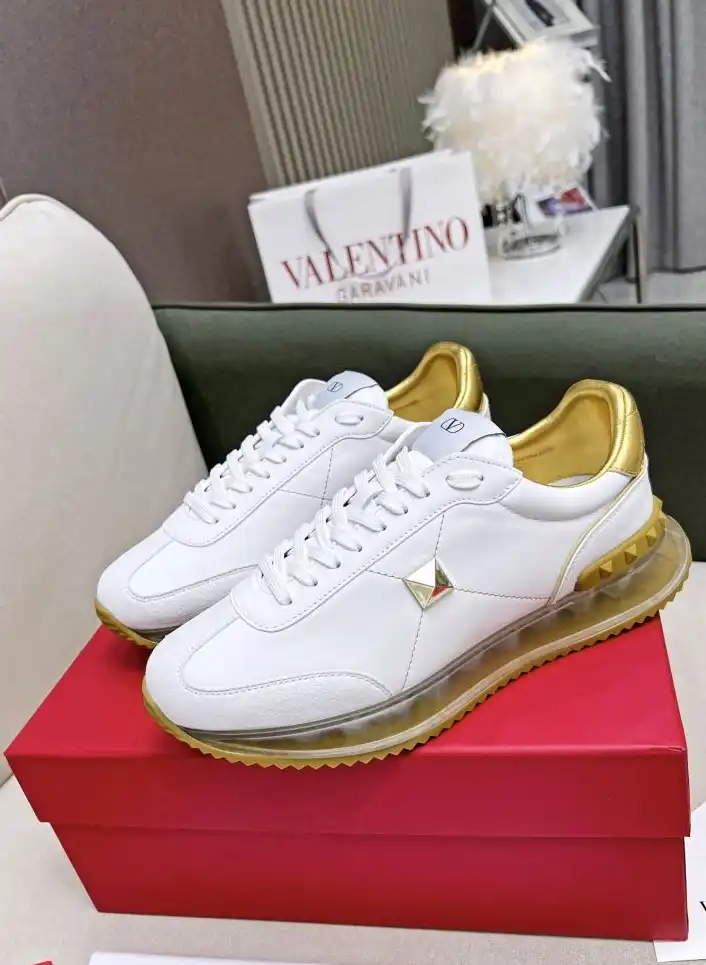 hype Valentino Sneakers