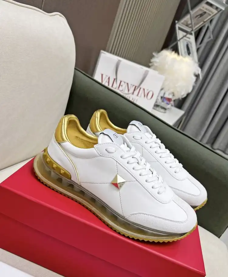 hype Valentino Sneakers