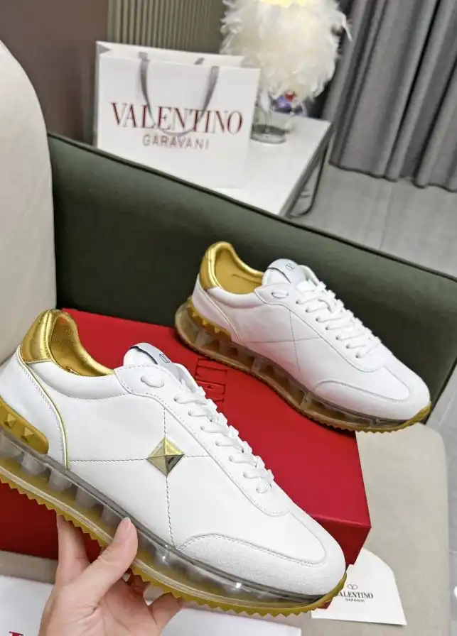 hype Valentino Sneakers