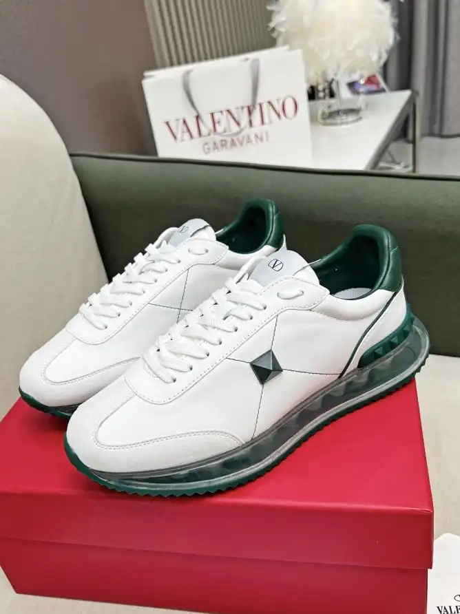 hype Valentino Sneakers