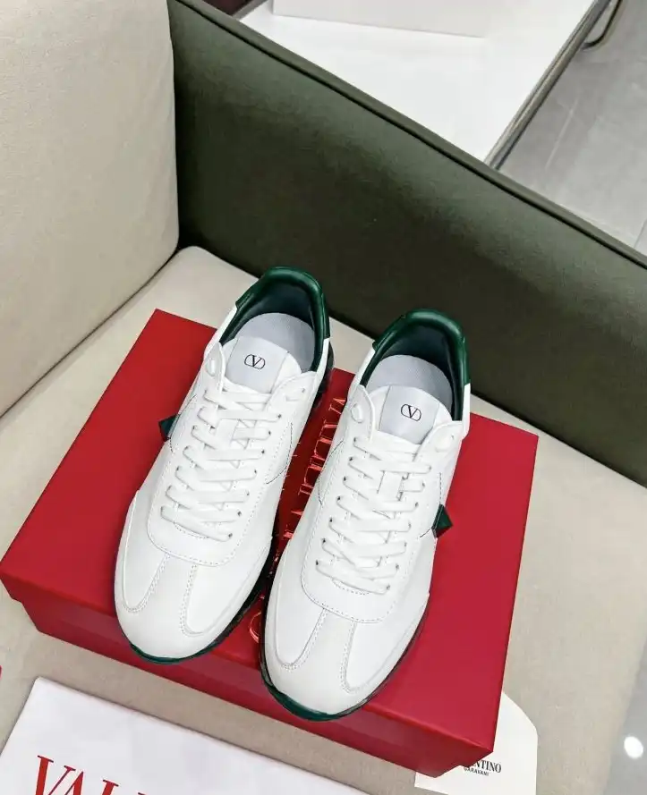 hype Valentino Sneakers