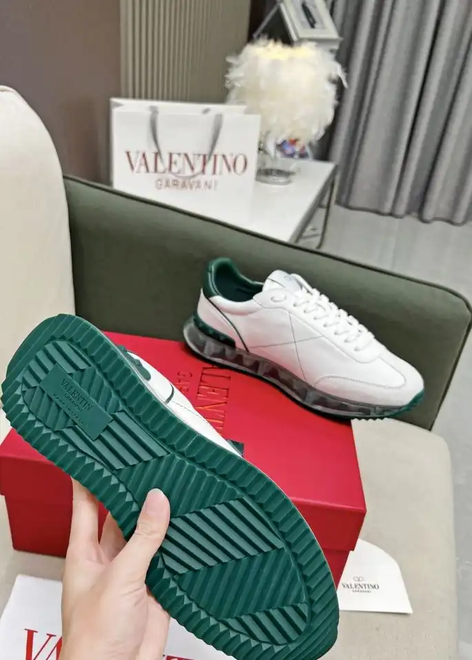 hype Valentino Sneakers