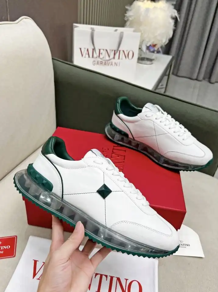 hype Valentino Sneakers