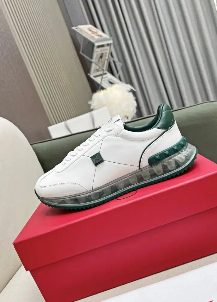 hype Valentino Sneakers