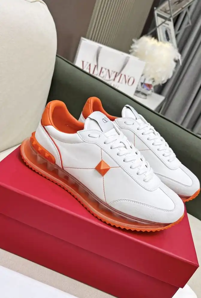 hype Valentino Sneakers