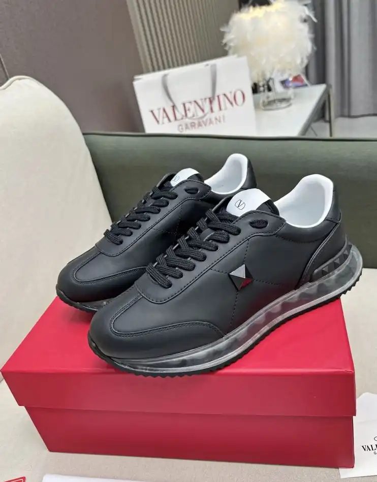 hype Valentino Sneakers