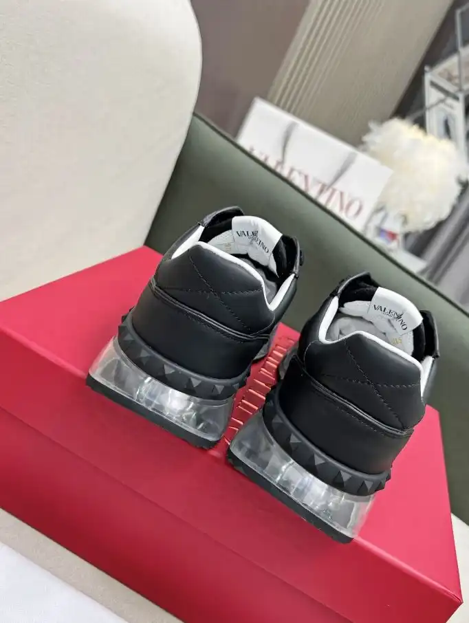 hype Valentino Sneakers