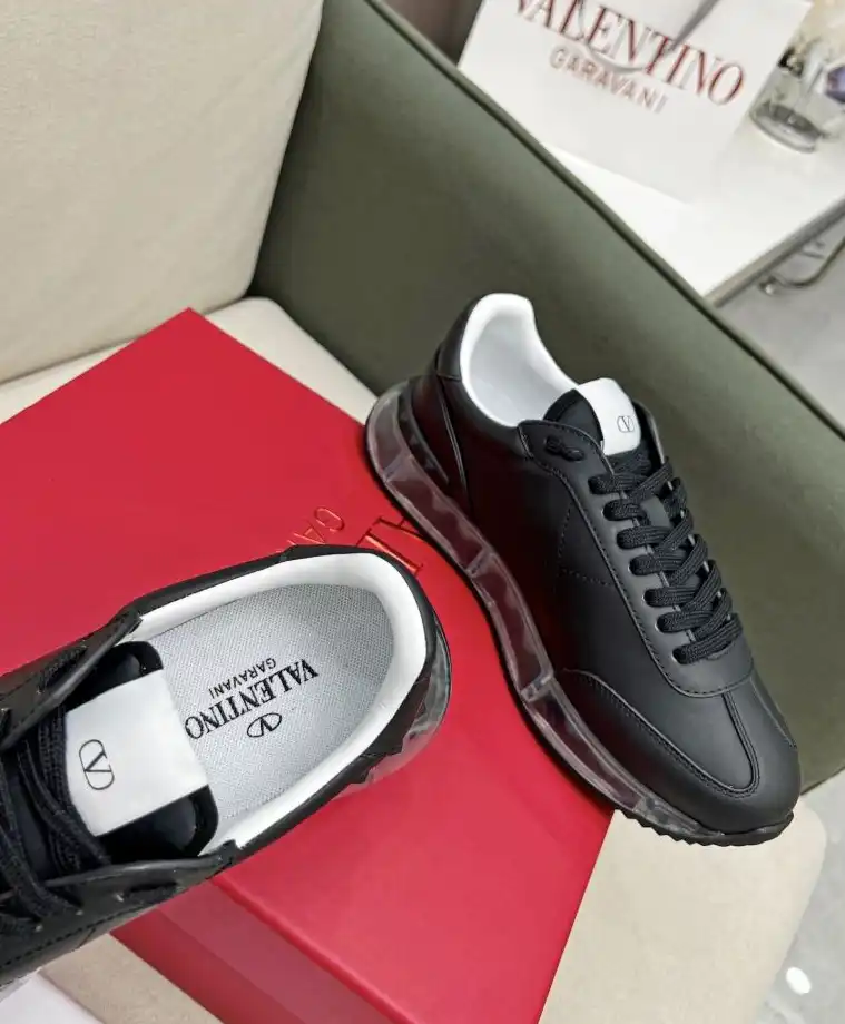 hype Valentino Sneakers