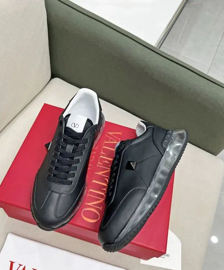 hype Valentino Sneakers