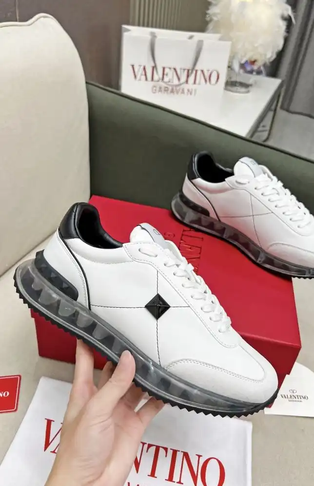 hype Valentino Sneakers